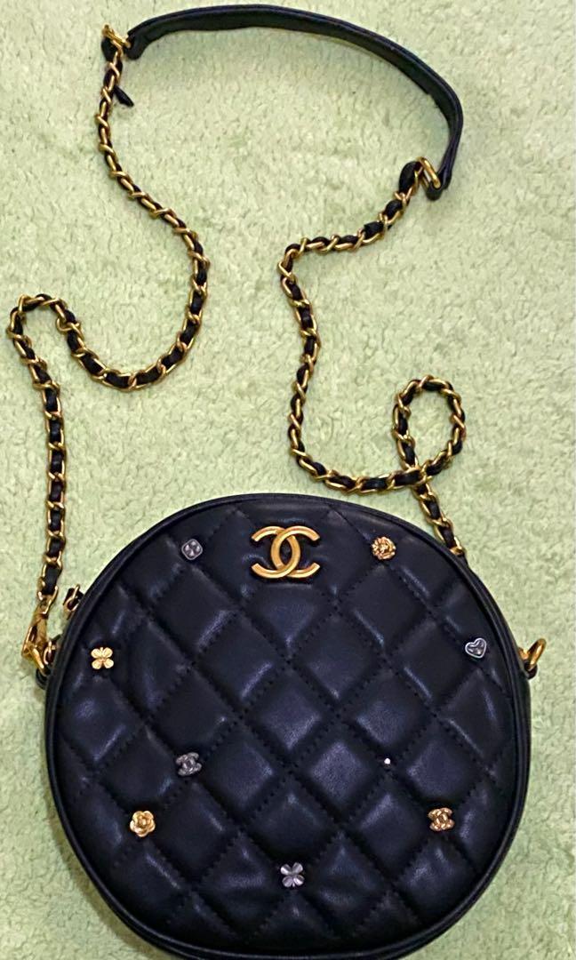 chanel vanity with chain raffia