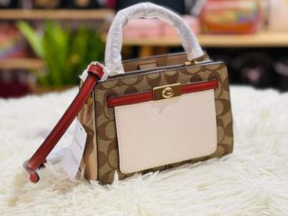 (Category: ) located in . Submitted by maiyasluxurybagshoppe (Listing ID 1163627810, Image 1). Description: .