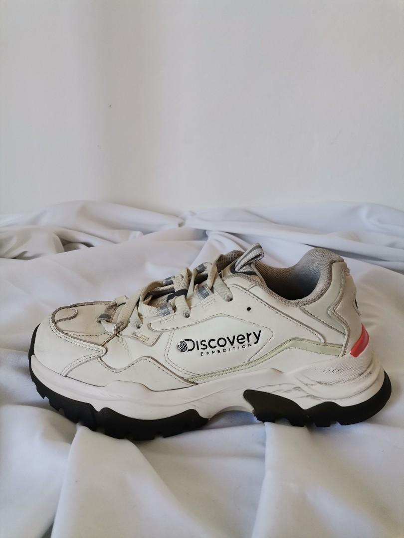 The Discovery Expedition Bucket Dwalker Injects Performance into Chunky  Sneakers | Sneakers, Gucci shoes sneakers, Shoes mens