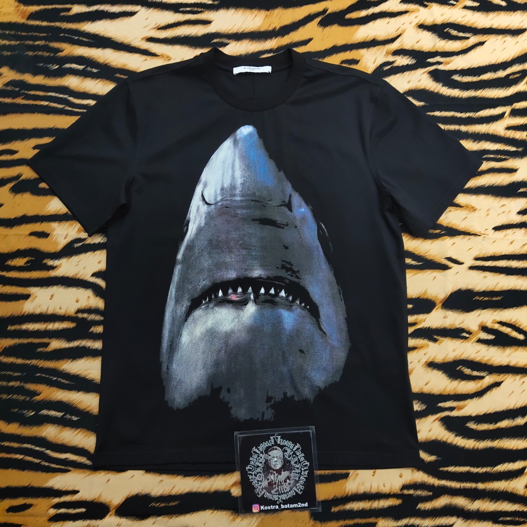 Givenchy shark tee