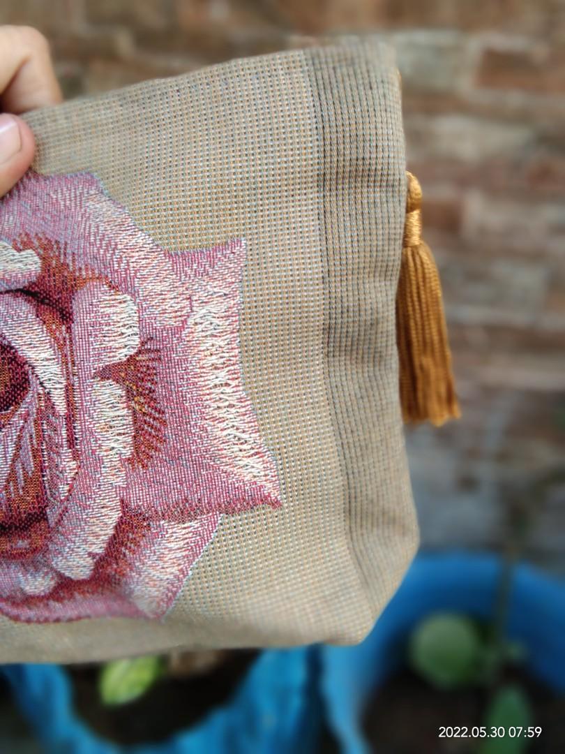 Iosis paris, Women's Fashion, Bags & Wallets, Purses & Pouches on Carousell