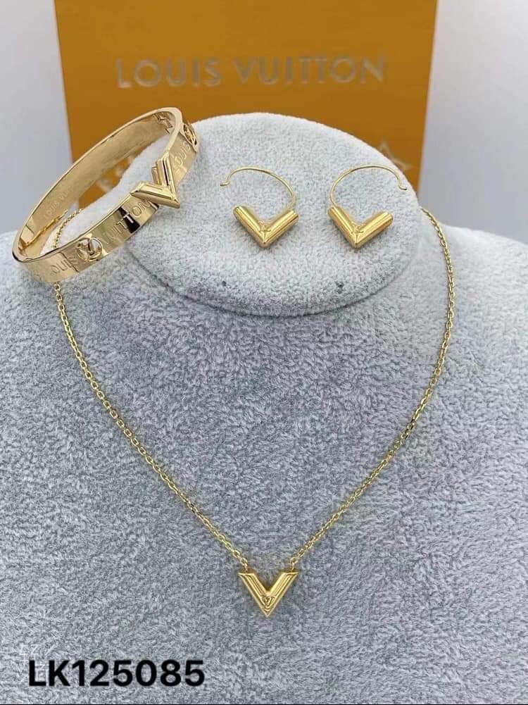 LV ESSENTIAL V NECKLACE, Women's Fashion, Jewelry & Organizers, Necklaces  on Carousell