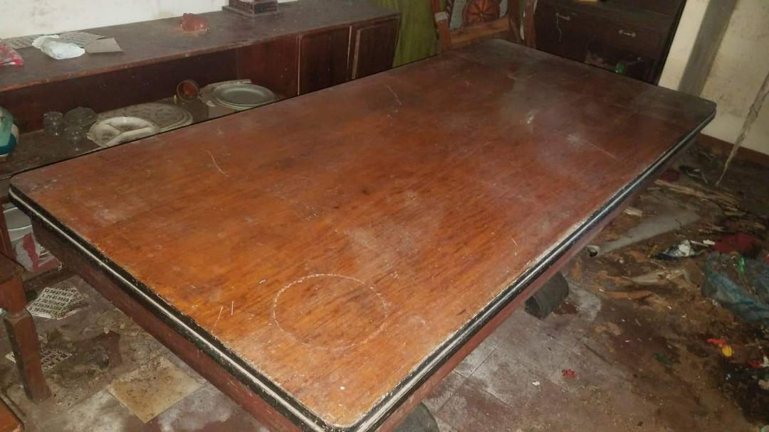 Narra antique dining table 8 seater (Category: Tables & Sets) located in Pasig City. Submitted by zakquinnjax44 (Listing ID 1163691970, Image 3). Description: haba 7ft lapad 39 inches 3ft taas.