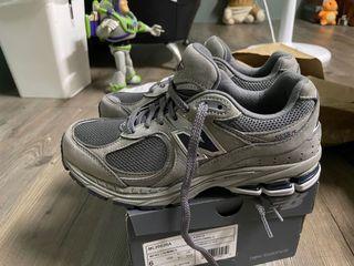 New balance 2002r