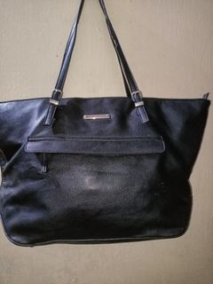 (Category: ) located in . Submitted by LoveBags (Listing ID 1163521615, Image 1). Description: .