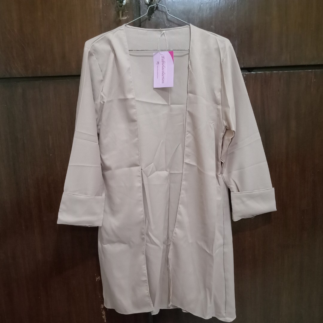 Outer Baju Luaran Wanita Warna Cream Bisa Untuk Acara Formal Dan