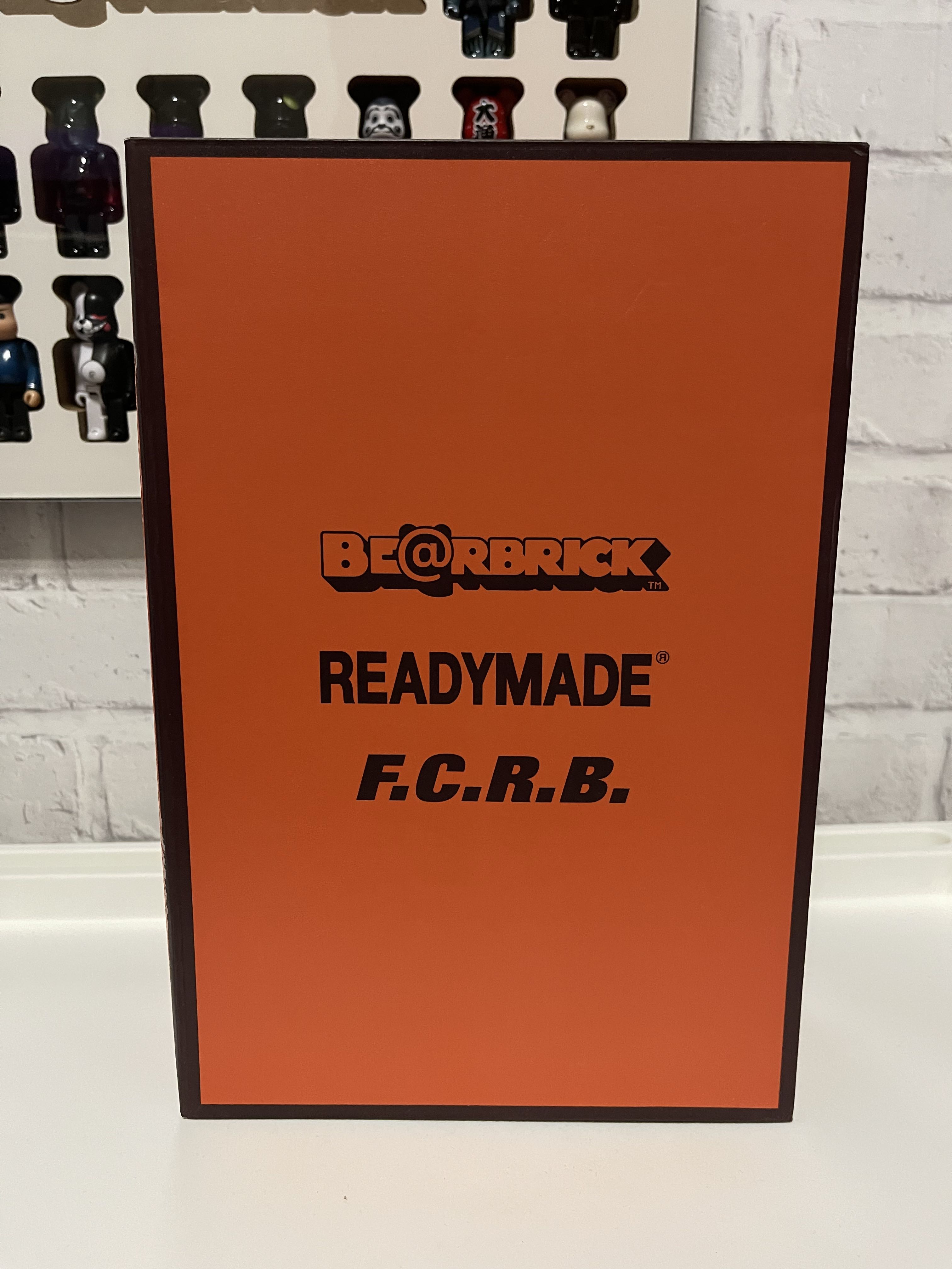 Readymade x FCReal Bristol 400%100% Bearbrick, Hobbies & Toys