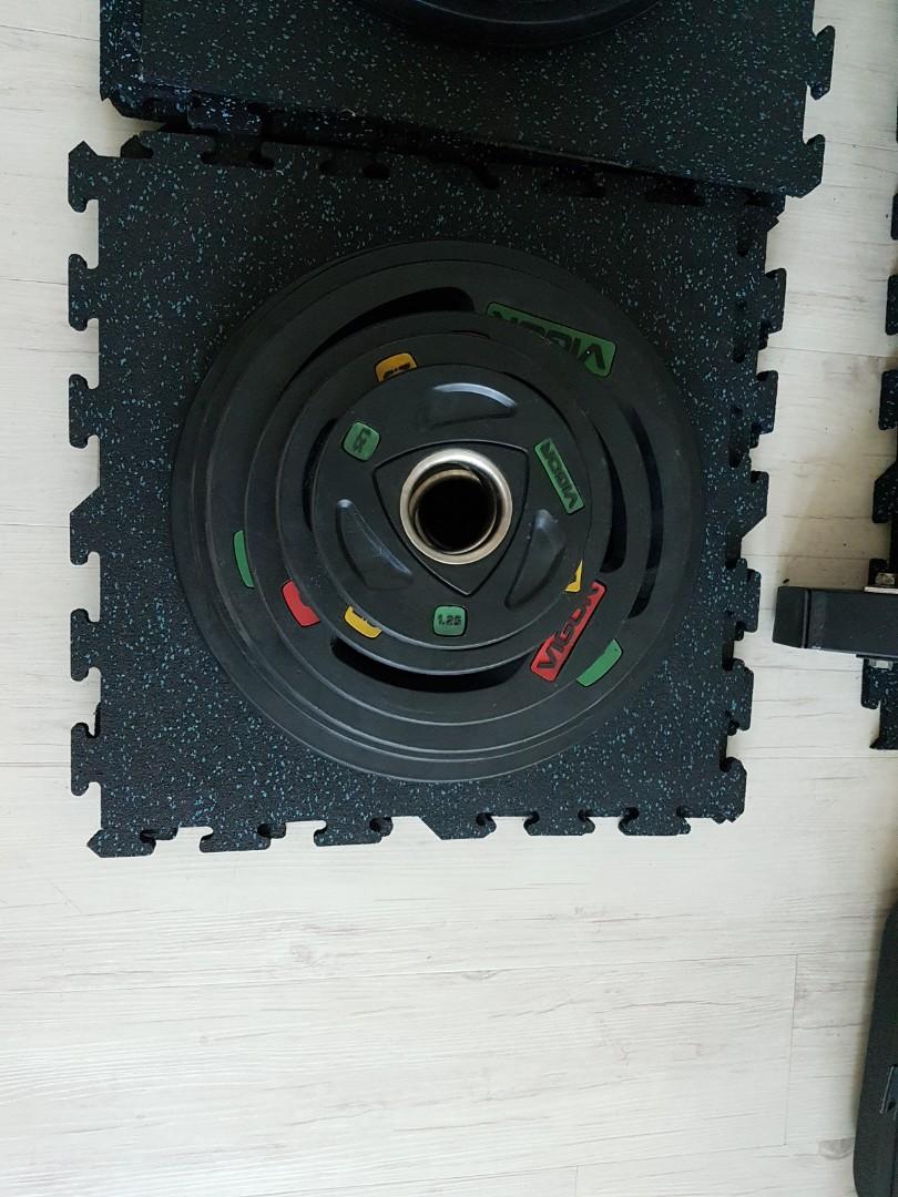 Gym equipment store sell off