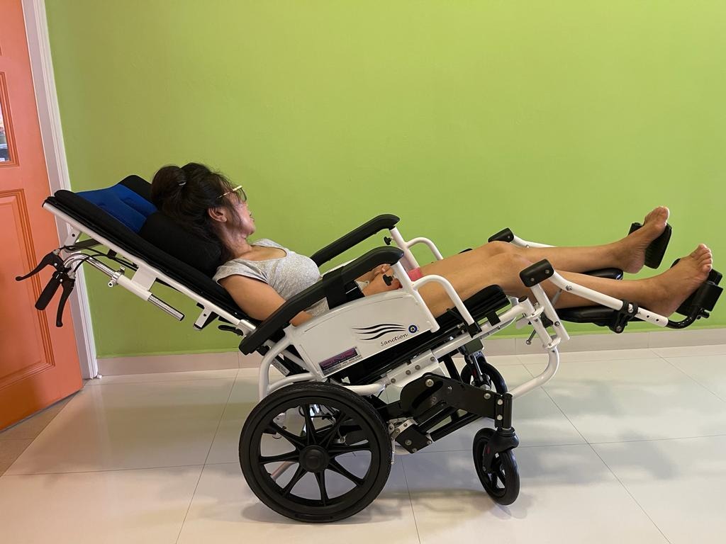 Tilt & Recline Wheelchair w benefits explained, Health & Nutrition