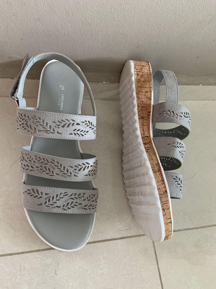 TU Sandals