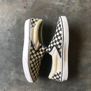 checkered vans illusion