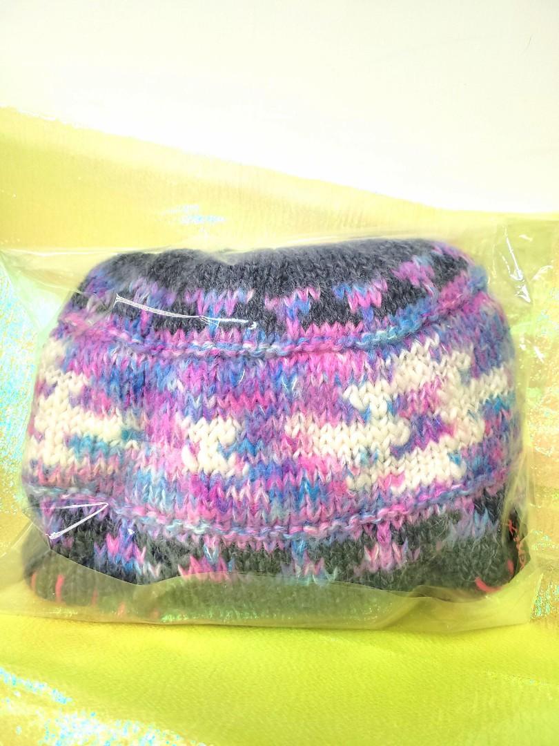 日本🇯🇵x-nix 冷帽beanie 七彩幻彩紫色毛毛球, 女裝, 手錶及