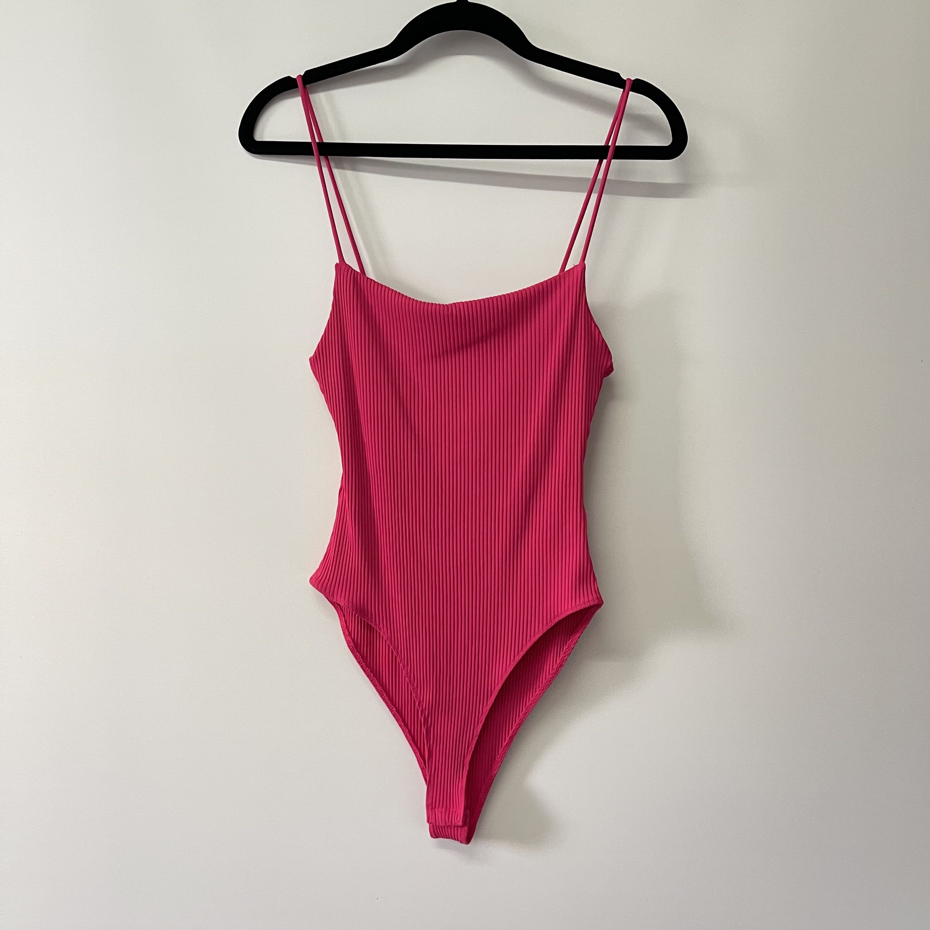 Zara ribbed fuchsia pink bodysuit, Women's Fashion, Tops, Sleeveless on ...