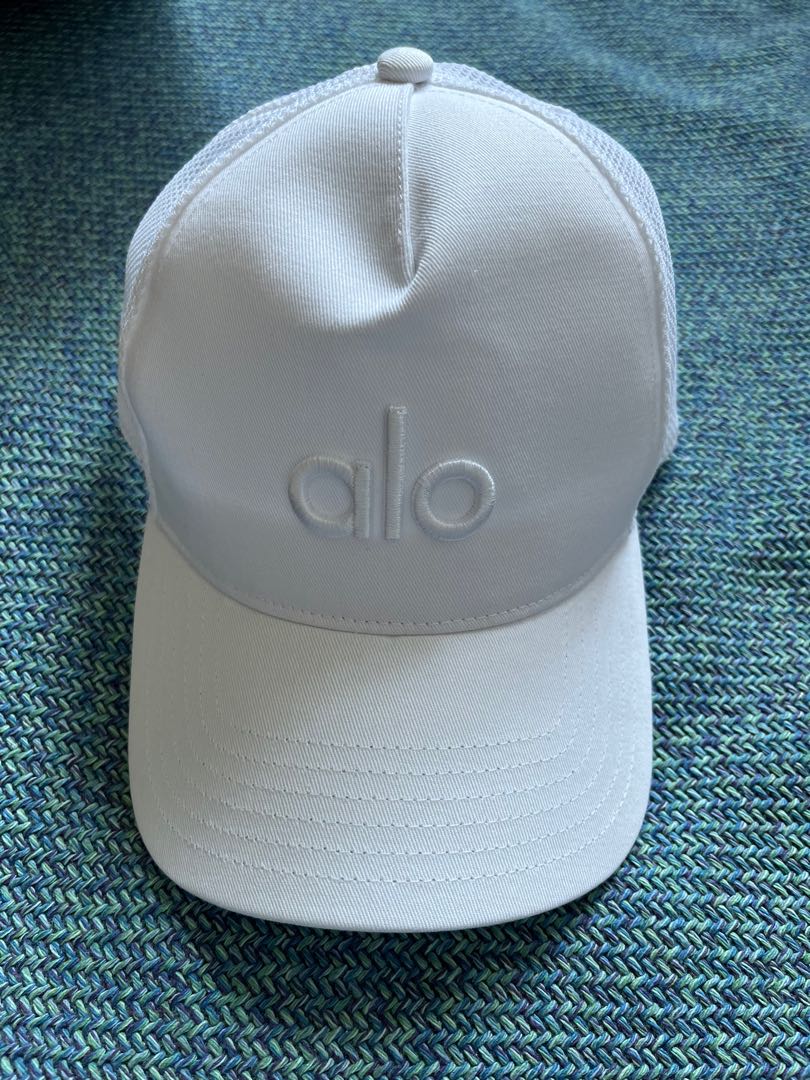 Alo yoga trucker cap - new and unworn 
