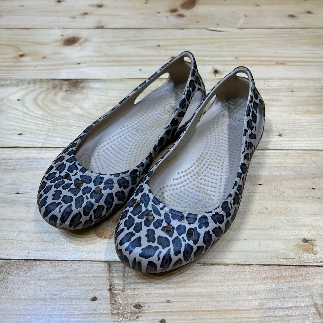 Crocs leopard flats discount