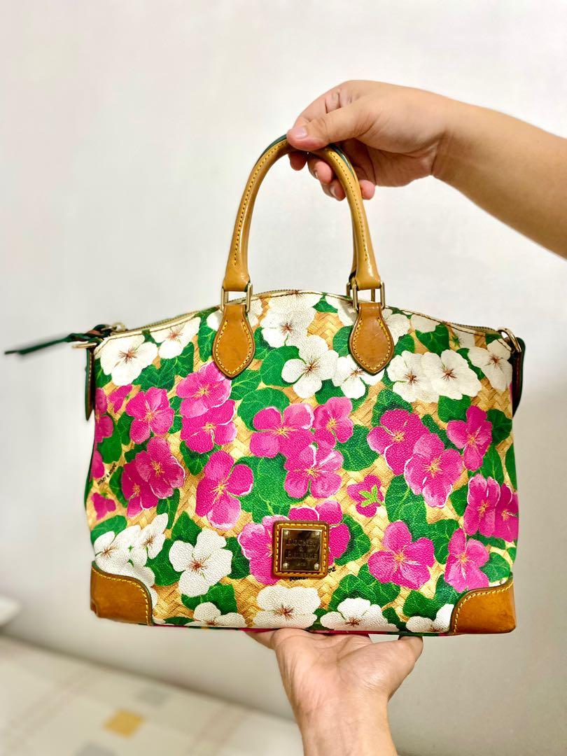 AUTHENTIC DOONEY & BOURKE 1975 (Category: Luxury Bags & Wallets) located in Calamba. Submitted by beatricemae (Listing ID 1163706777, Image 3). Description: For sale: Authentic DOONEY & BOURKE 1975 In very good condition 10/10 No dust bag and card But can provide spare dust bag and cards ❤️ .
