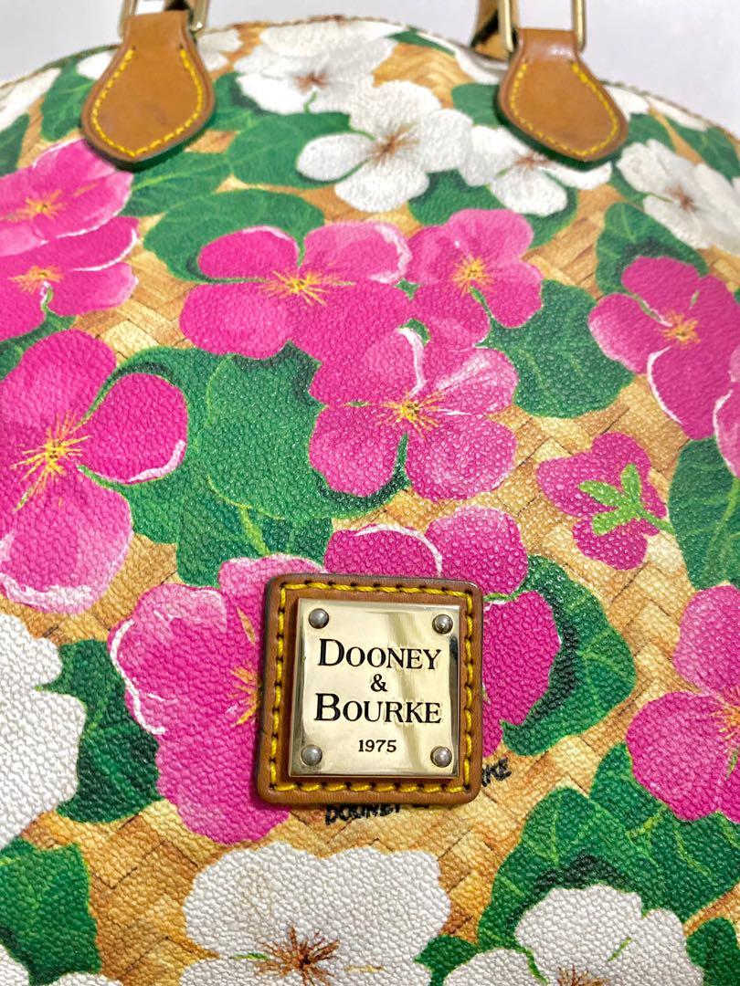 AUTHENTIC DOONEY & BOURKE 1975 (Category: Luxury Bags & Wallets) located in Calamba. Submitted by beatricemae (Listing ID 1163706777, Image 2). Description: For sale: Authentic DOONEY & BOURKE 1975 In very good condition 10/10 No dust bag and card But can provide spare dust bag and cards ❤️ .