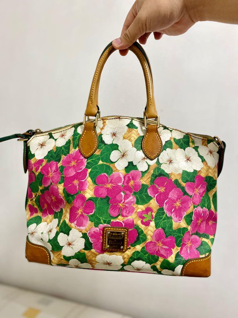 AUTHENTIC DOONEY & BOURKE 1975 (Category: Luxury Bags & Wallets) located in Calamba. Submitted by beatricemae (Listing ID 1163706777, Image 1). Description: For sale: Authentic DOONEY & BOURKE 1975 In very good condition 10/10 No dust bag and card But can provide spare dust bag and cards ❤️ .