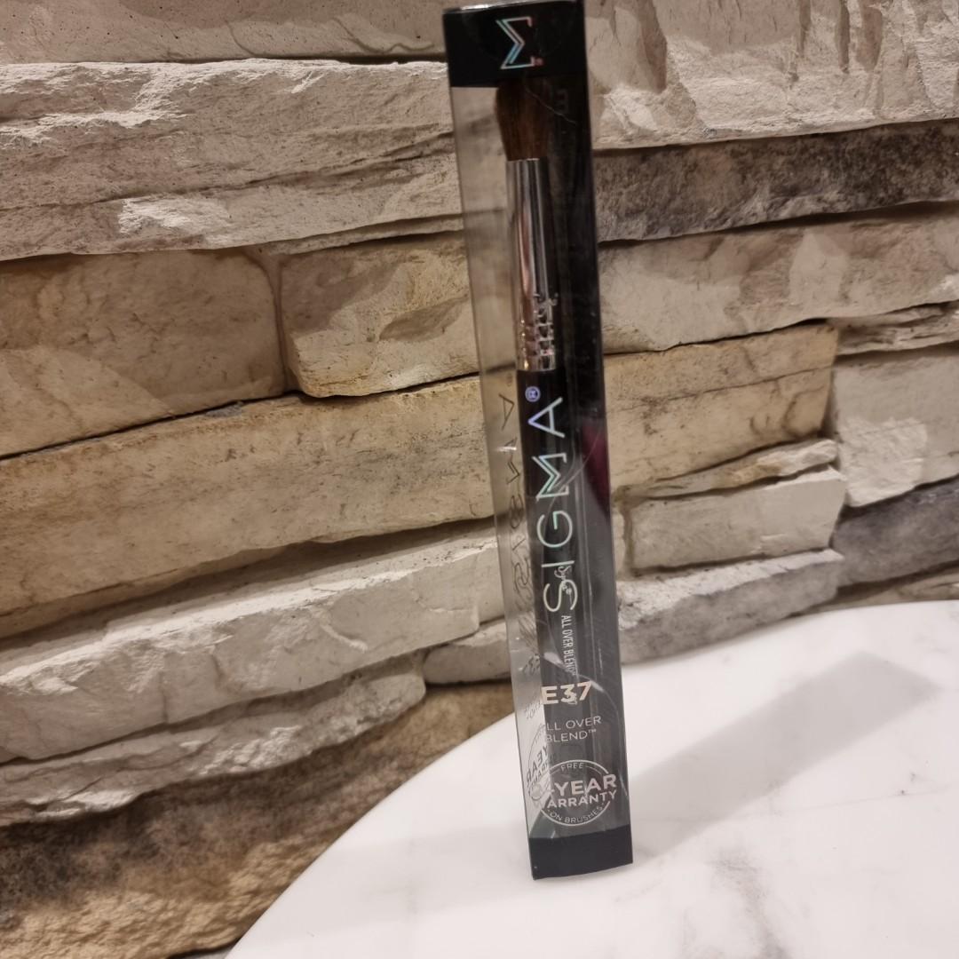 Authentic Sigma E37 All Over Blend Brush (Category: Makeup) located in Taguig. Submitted by jhenrobielos (Listing ID 1163852801, Image 2). Description: Authentic Sigma E37 All Over Blend Brush Brand new Bought from US Mix and blend your shades for a flawless custom look using this soft, round SigmaTech® fiber brush to apply, buff and diffuse harsh lines..