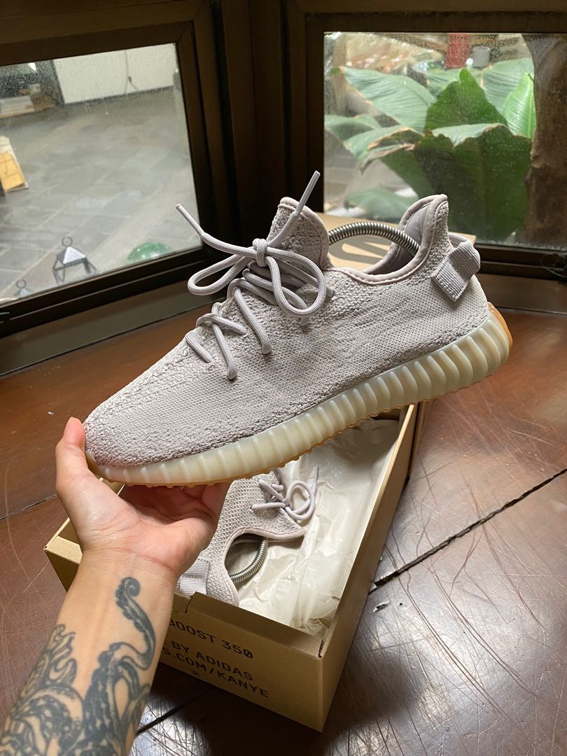 AUTHENTIC YEEZY BOOST 350 V2 SESAME