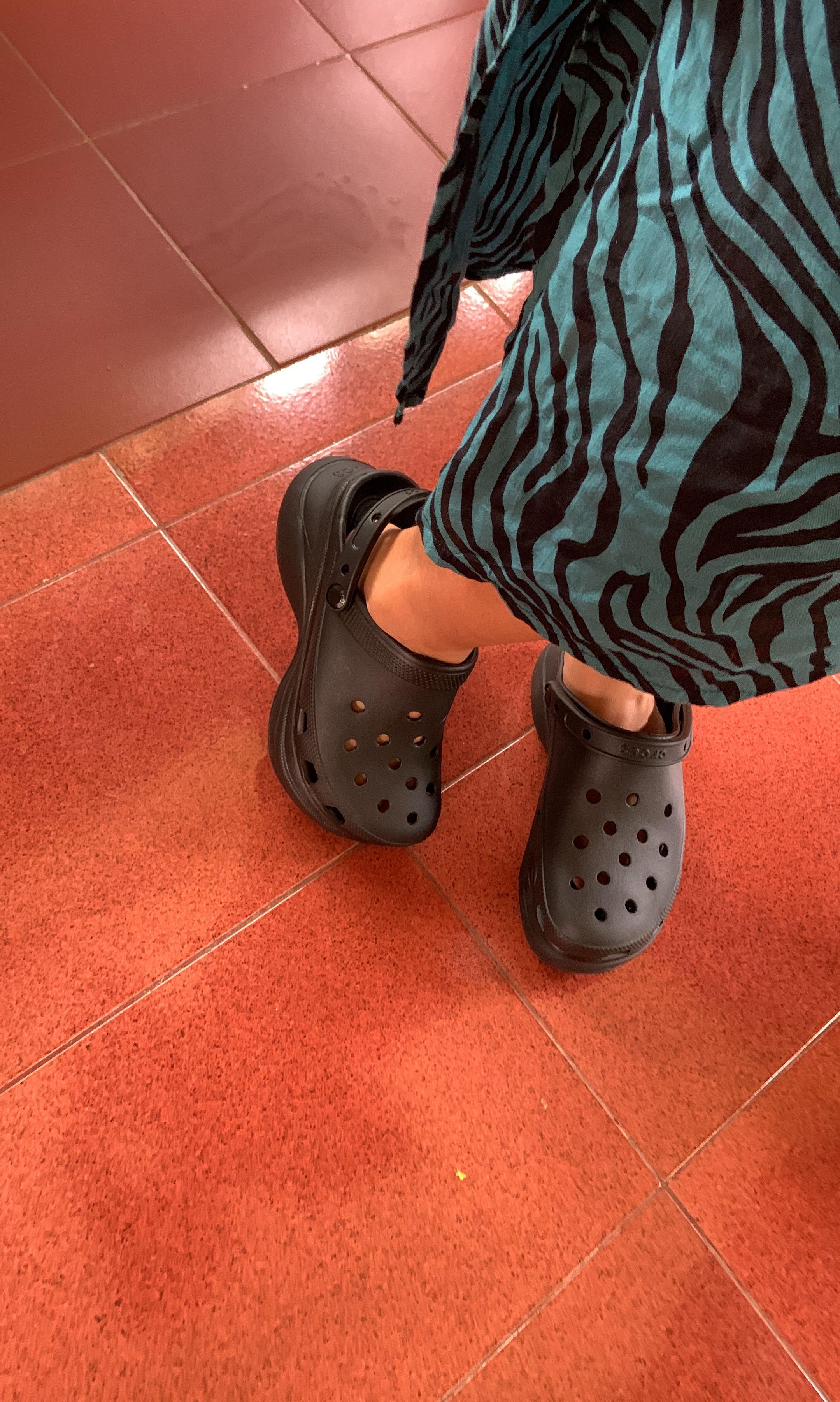 crocs platform black