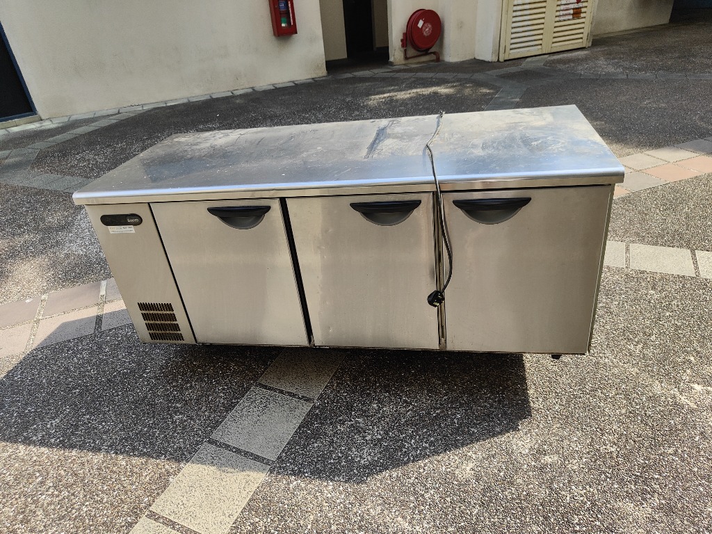 ★free deliver★made in Japan sanyo commercial upright under counter