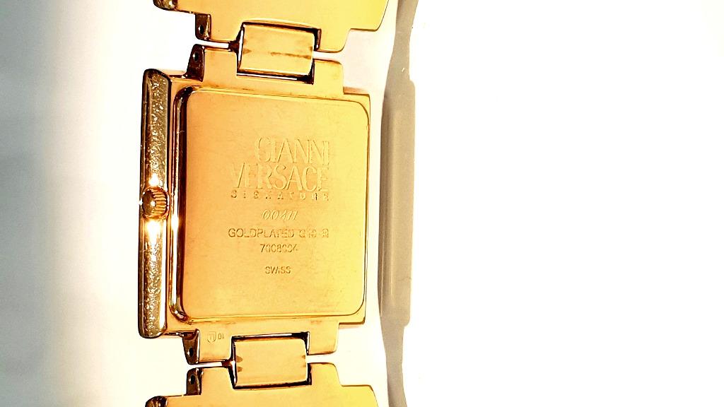 GIANNI VERSACE SIGNATURE Gold Medusa watch (Actual Photos), Luxury, Watches on Carousell