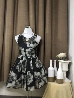 (Category: ) located in . Submitted by celio.closet (Listing ID 1163726876, Image 1). Description: .