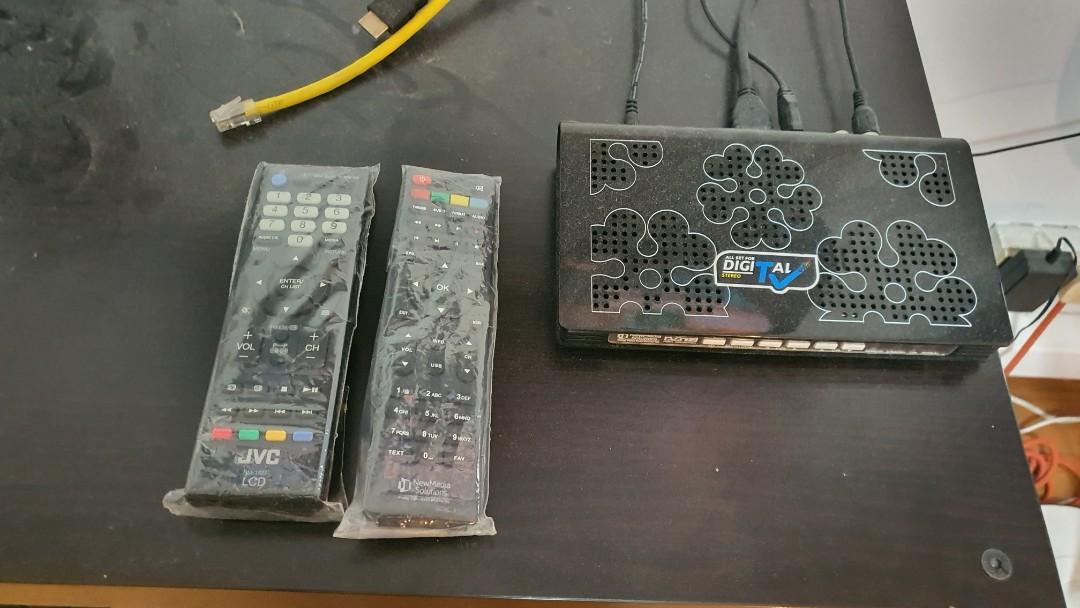 JVC 32' TV+TV Wall Bracket+TV Digital Box+TV Antenna in perfect working