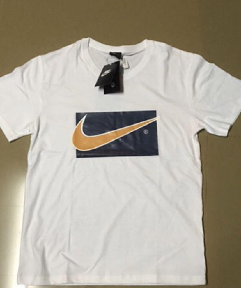 Armstrong Reacondicionamiento ligero Nike Logo in Square Tee, Men's Fashion, Tops & Sets, Tshirts & Polo Shirts  on Carousell