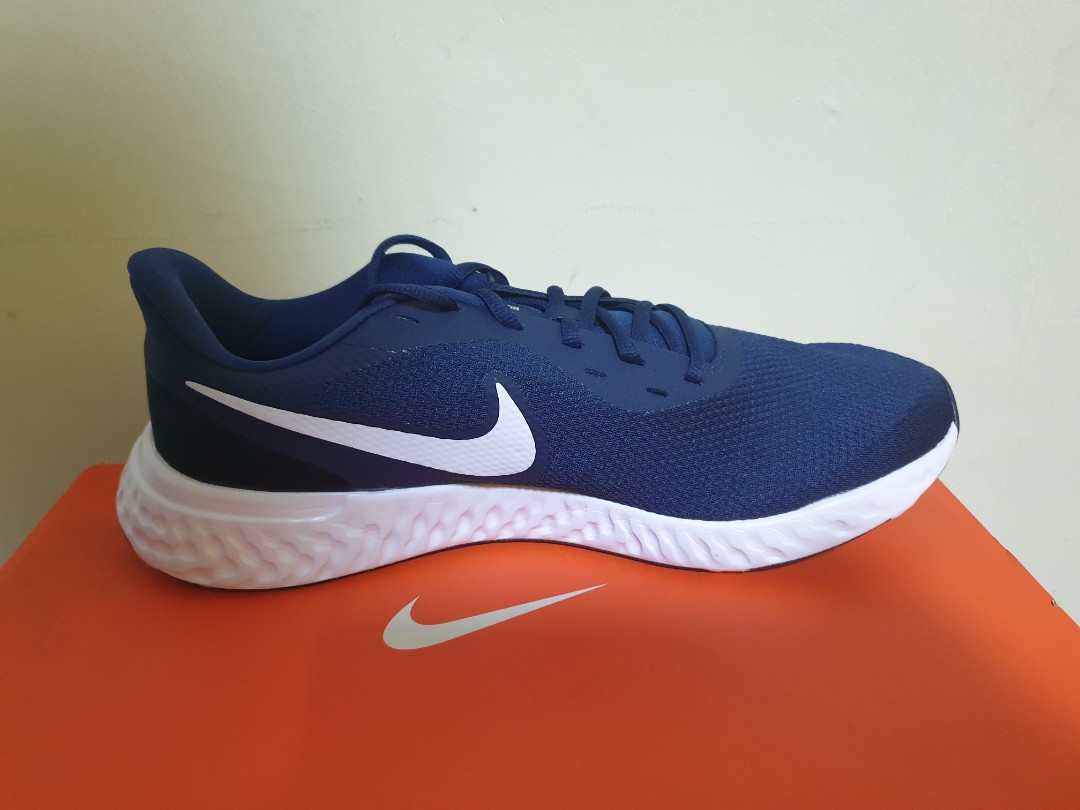 nike revolution mens trainers