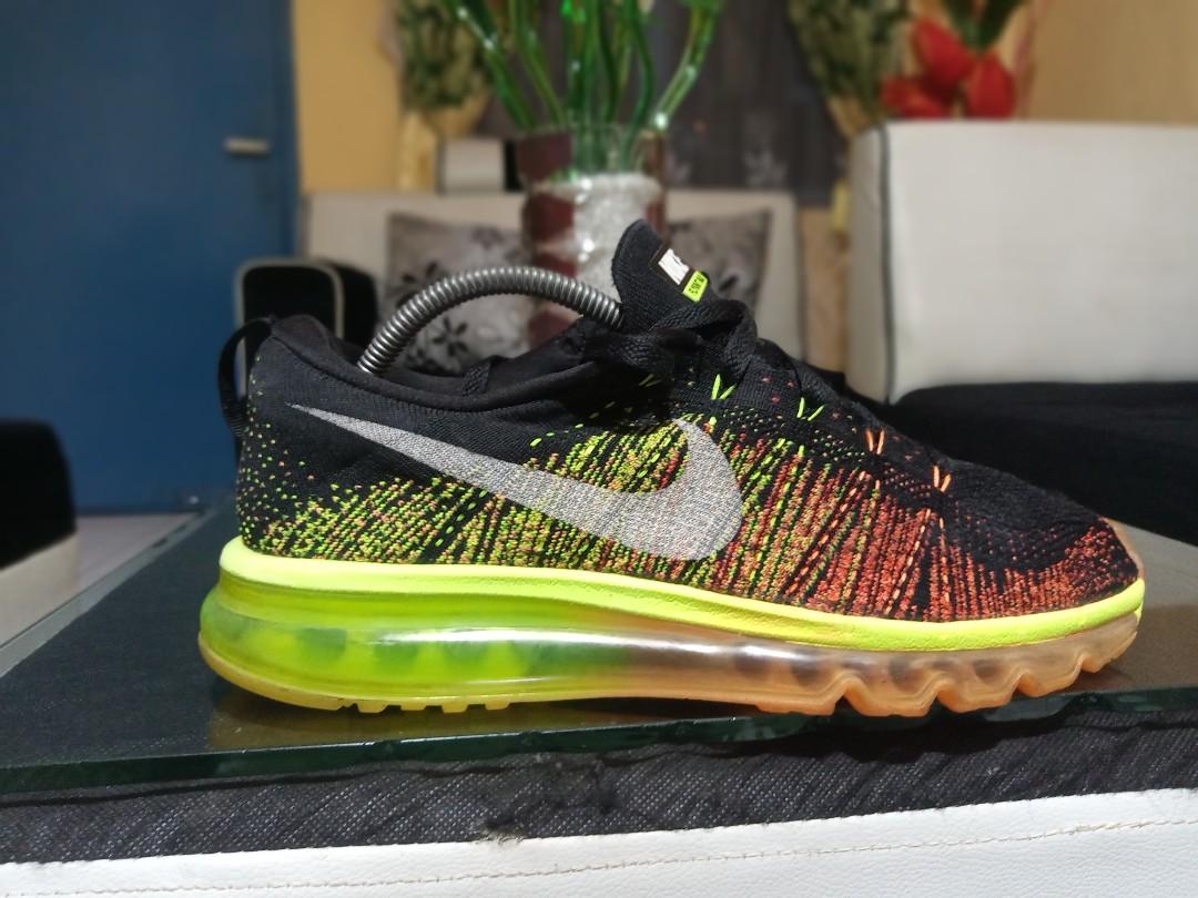 Sepatu Nike Flyknit atomic black orange volt size 43, Fesyen Pria, Sepatu ,  Sneakers di Carousell