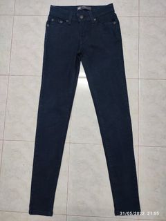 (Category: ) located in . Submitted by bareybundle (Listing ID 1163834993, Image 1). Description: .