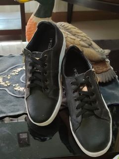 (Kategori: ) berada di . Dikirim oleh decluttermythingsss (ID iklan 1163732079, Gambar 1). Deskripsi: .