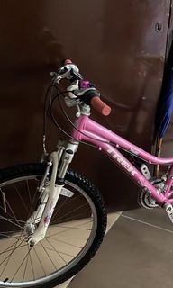 (Category: ) located in . Submitted by Userayerine (Listing ID 1163828454, Image 1). Description: .
