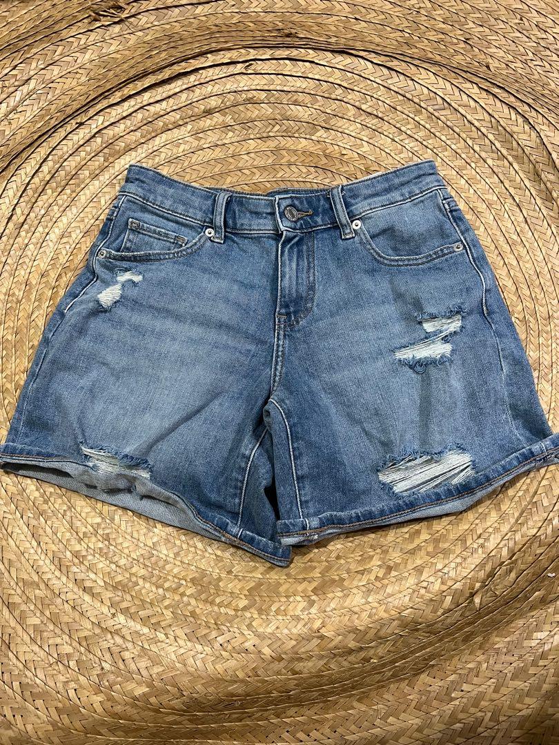 UNIQLO Denim boyfriend short, Women's Fashion, Bottoms, Shorts on Carousell