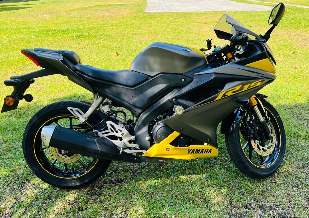 R15 v3 shop black yellow
