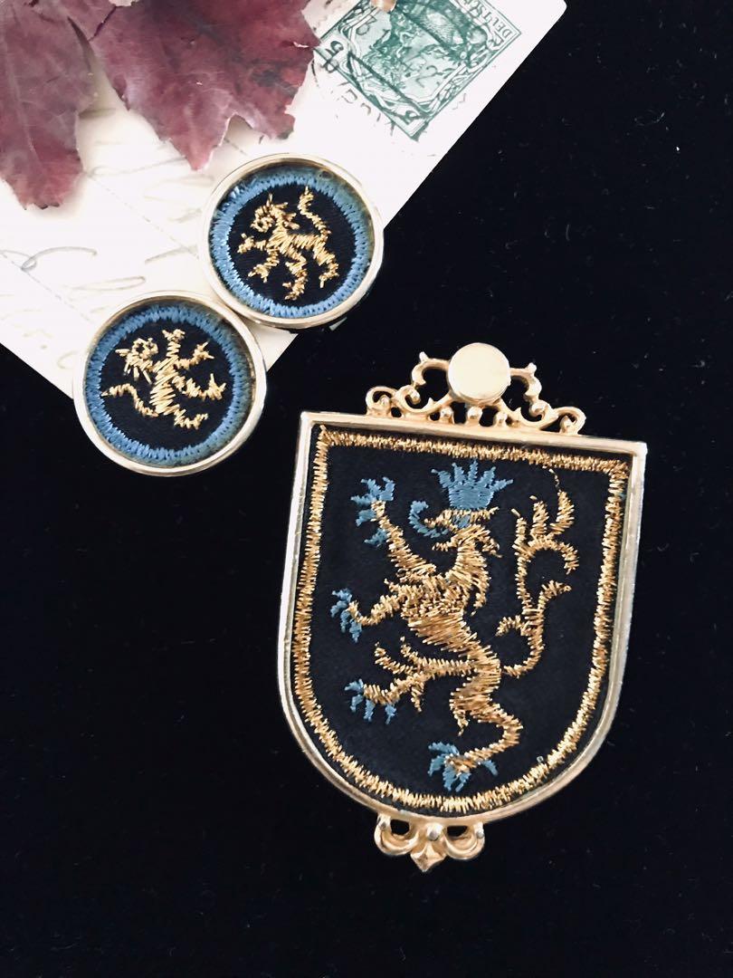 1940年至1950年代美國品牌kramer 古代貴族盾牌狮子標誌徽章針繍組套 夾式耳環 別針 吊墜 興趣及遊戲 收藏品及紀念品 古董收藏 Carousell