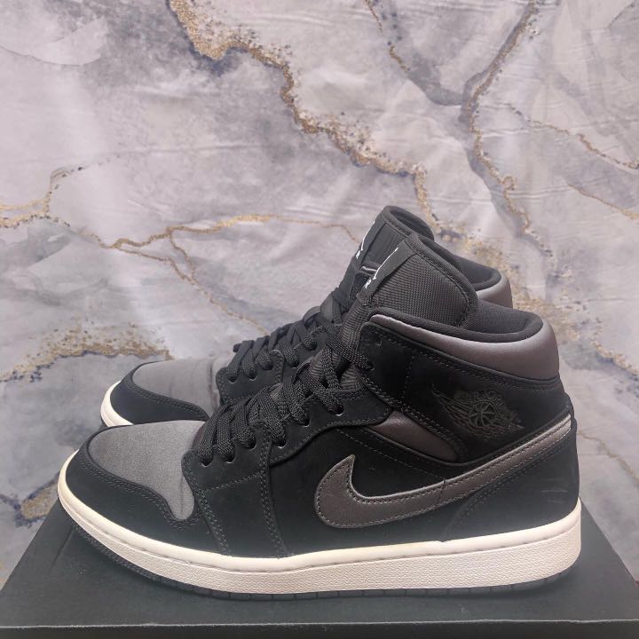 Air Jordan 1 Mid SE Nylon Black Grey 