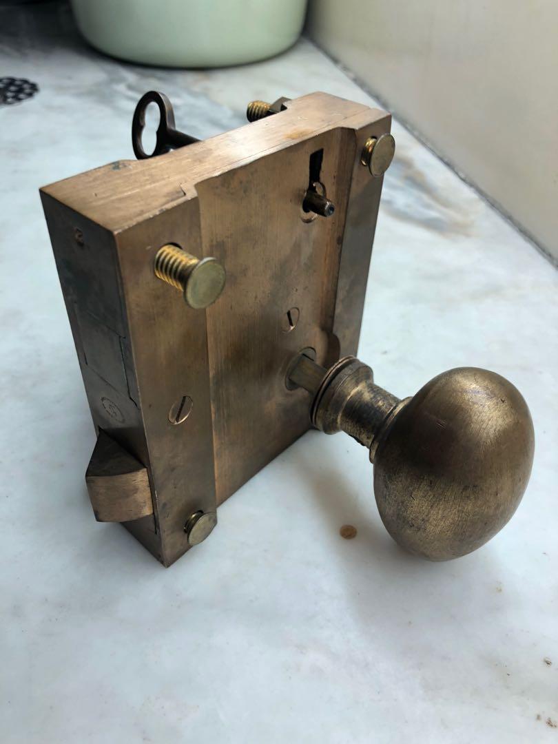 Antique Heavy Duty Brass Door Lock (Category: Locks, Doors & Gates) located in San Juan City. Submitted by ethannate (Listing ID 1158844705, Image 2). Description: Antique Heavy Duty Brass Door Lock w/ Original Knobs & Key .