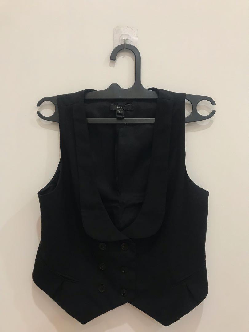 black vest top