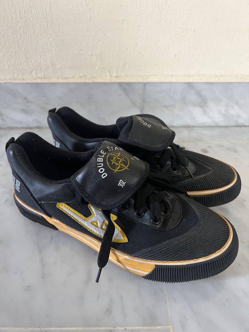 Canvas football shoe size 39