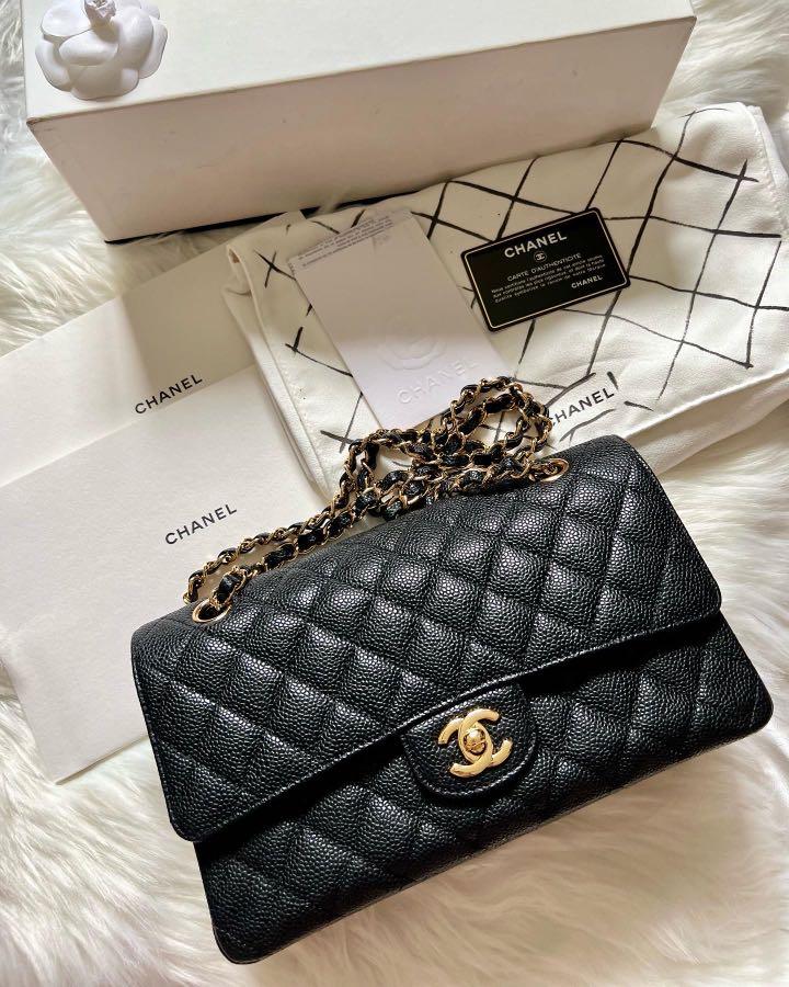 Chanel classic flap bag top medium black caviar gold hardware