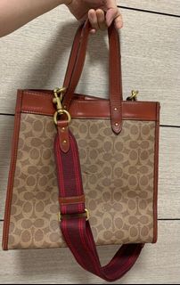 (Category: ) located in . Submitted by somethingfrommycloset_ (Listing ID 1158712515, Image 1). Description: .