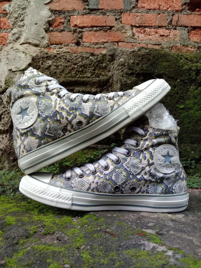 Converse Chuck Taylor skin snake print Fesyen Pria Sepatu