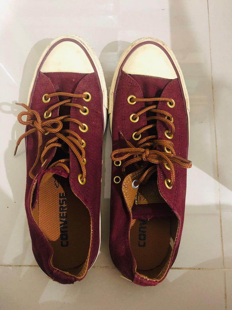 converse low maroon