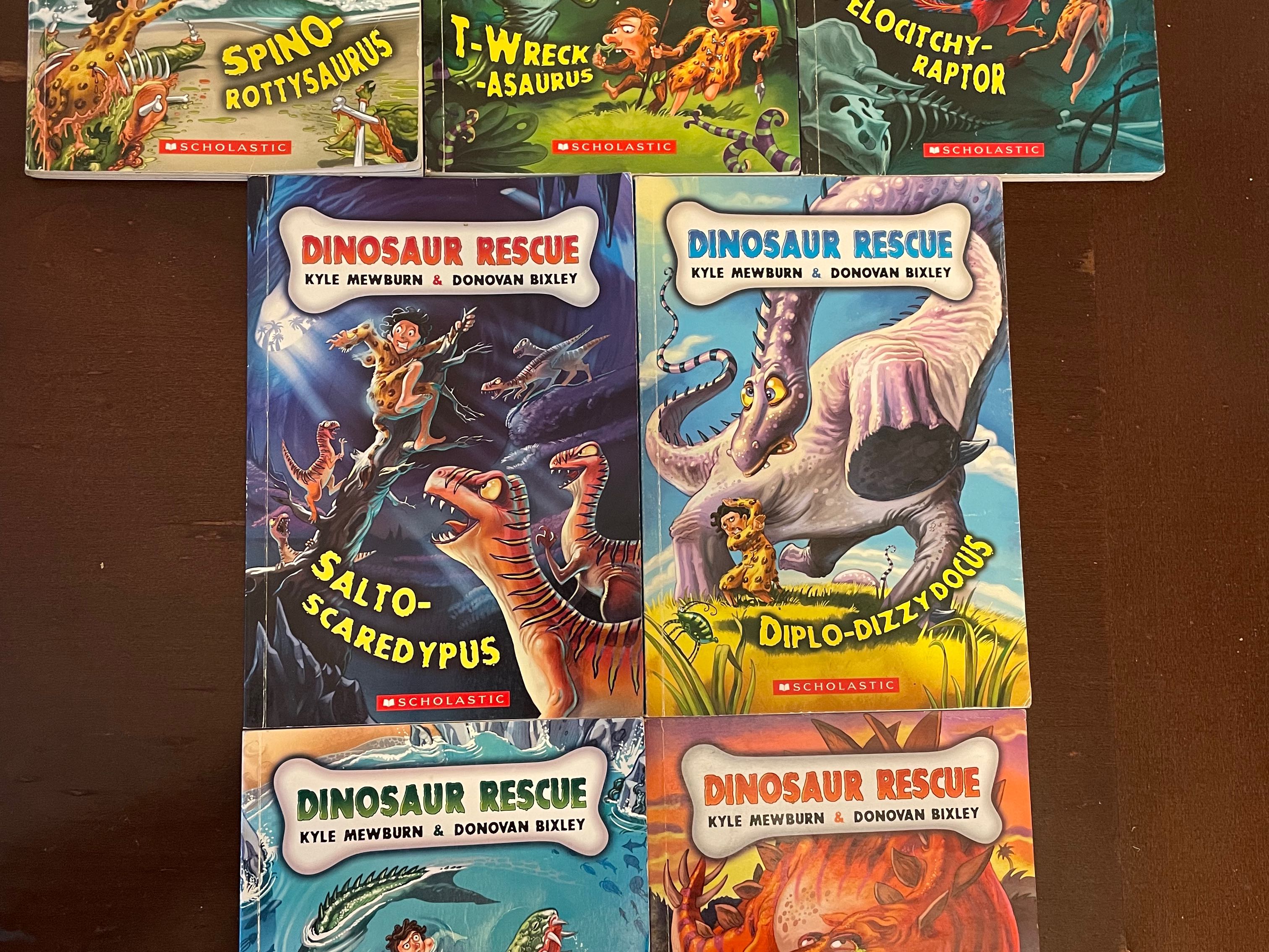 Dinosaur Rescue, 興趣及遊戲, 書本& 文具, 小朋友書- Carousell