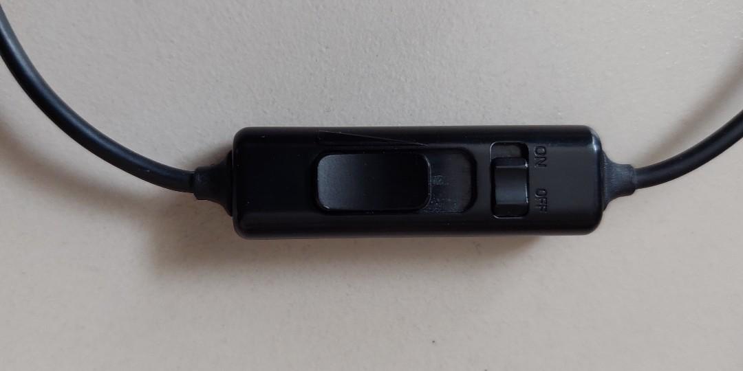 Edifier headphones (only microphone not working), Hobbies & Toys, Music