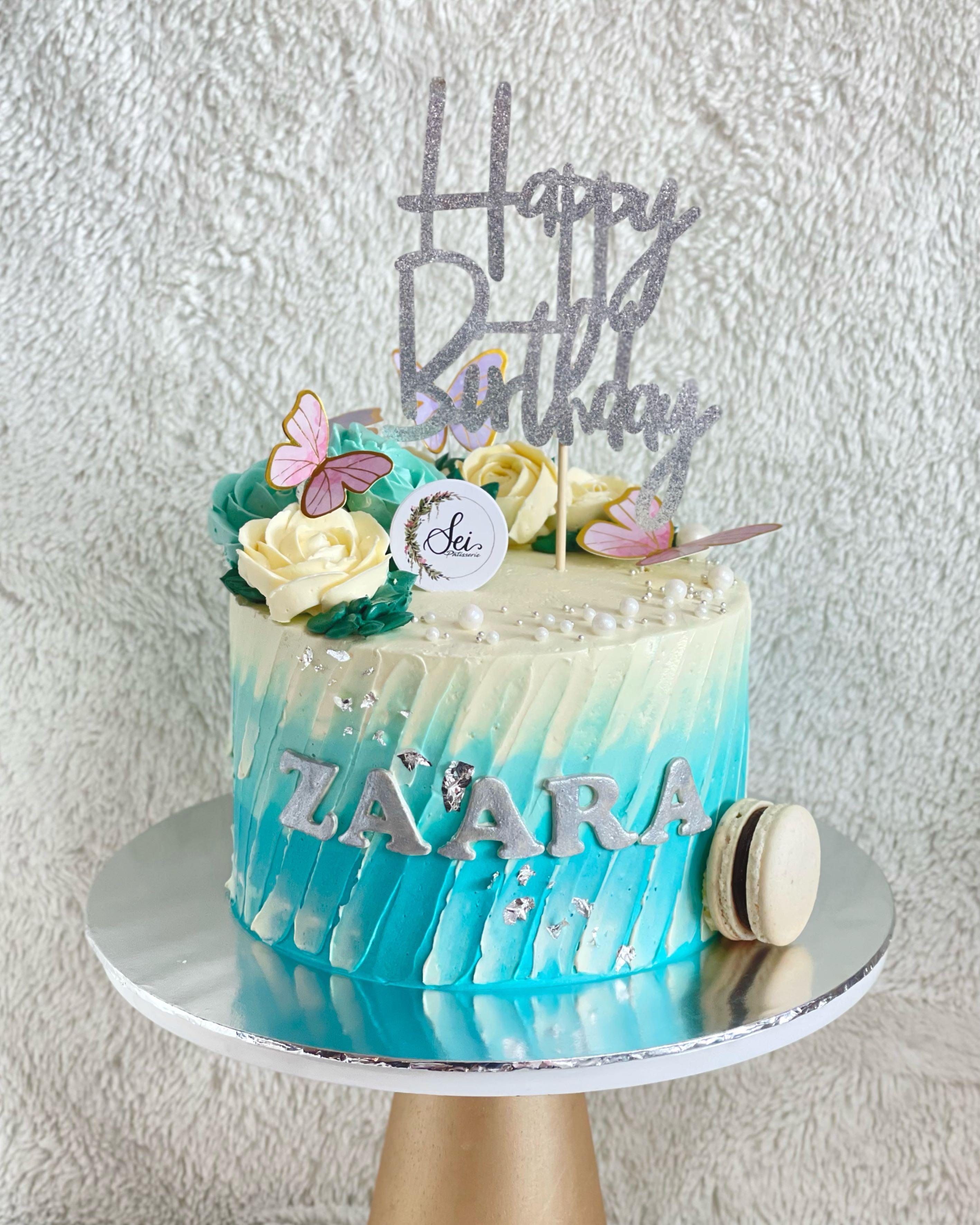 Butter Cream Flowers Cake Stock Photo - Download Image Now - Cake,  Elegance, Luxury - iStock