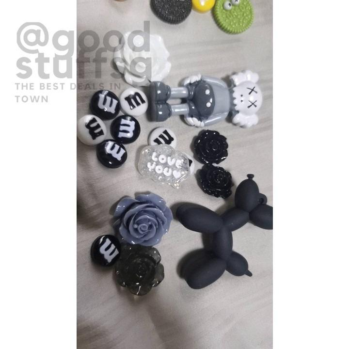 FREE 17PCS Jibbitz Crocs charm INS KAWS Balloon Dog Button